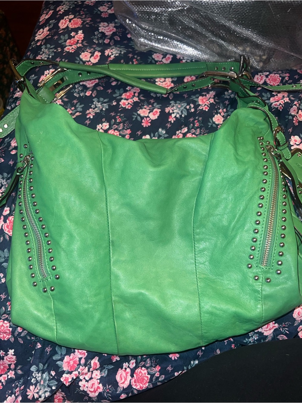 B makowsky shoulder bag in green